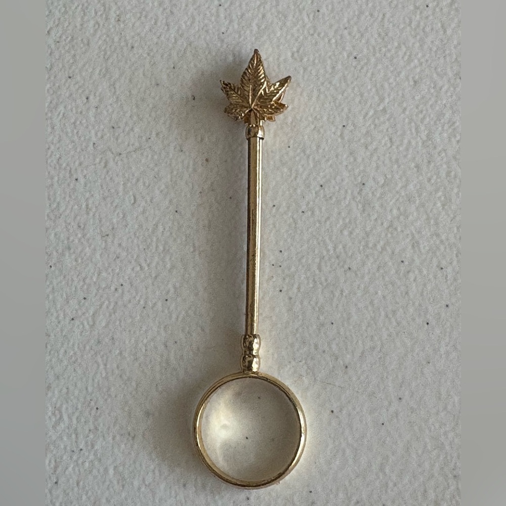 Gold metal cigarette holder